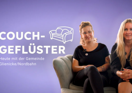 Frau Feierabend und Frau Paulick von der Gemeinde Glienicke Nordbahn im Couchgeflüster-Gespräch